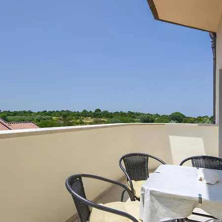 Apartamento 1 Bedroom Beautiful In Pula