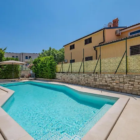 Apartamento 1 Bedroom Beautiful In Pula