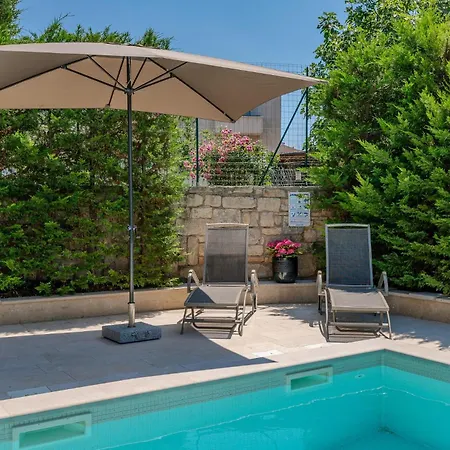 1 Bedroom Beautiful In * Pula