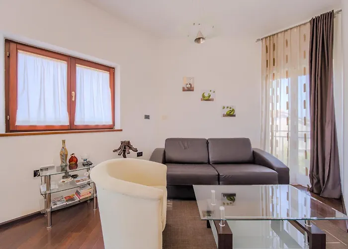 1 Bedroom Beautiful In