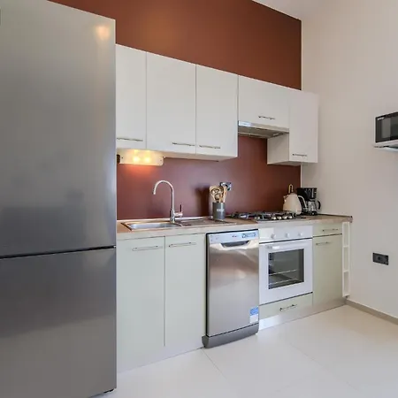 1 Bedroom Beautiful In