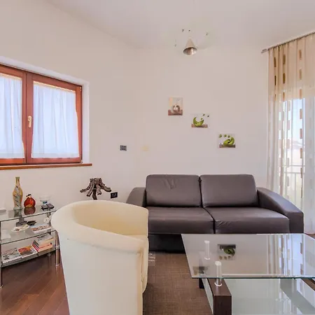 1 Bedroom Beautiful In