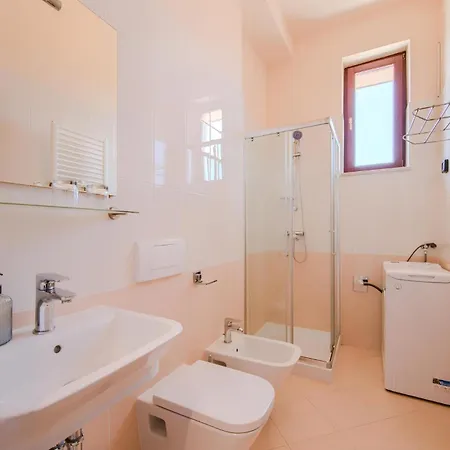 1 Bedroom Beautiful In Lejlighed *