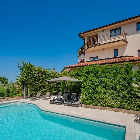 1 Bedroom Beautiful In