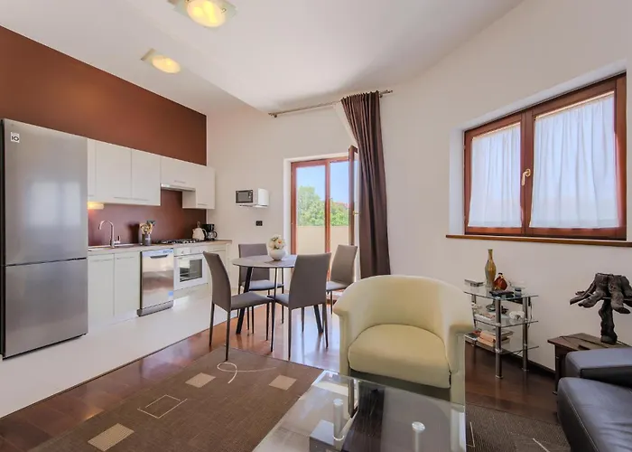 1 Bedroom Beautiful In Apartment Pula