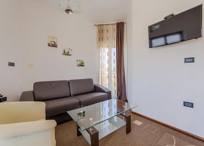 1 Bedroom Beautiful In Apartman *