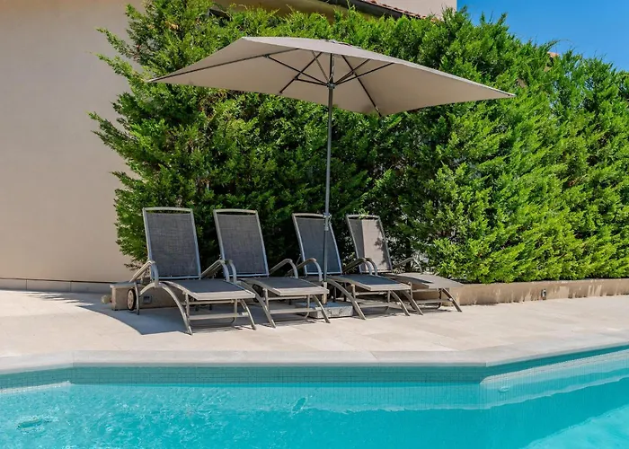 Apartman 1 Bedroom Beautiful In